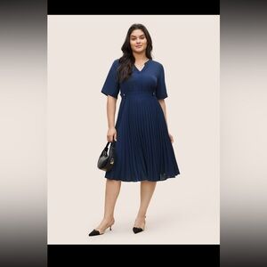 Solid Button Detail Notched Pleated Hem Dress